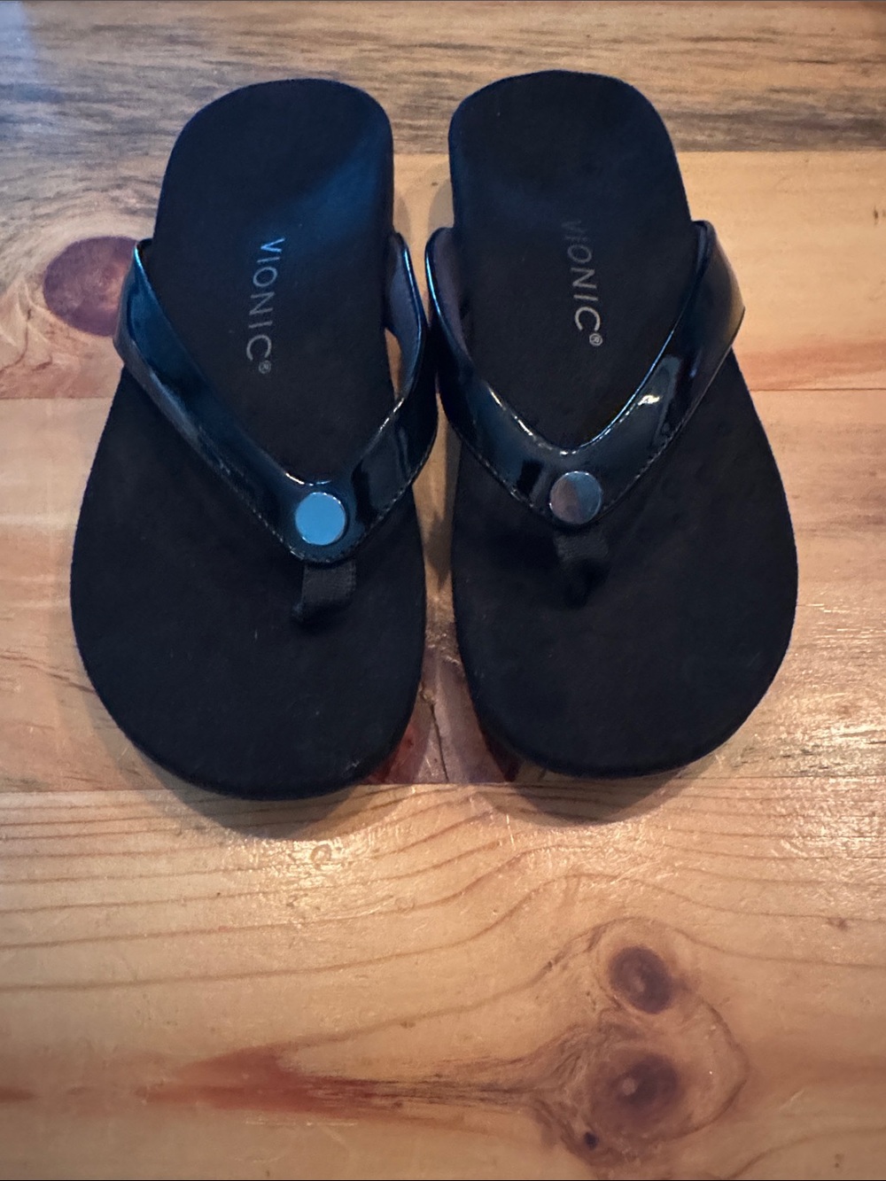 Vionic Black Patent Thong Sandals - Women's Supportive Flip Flops